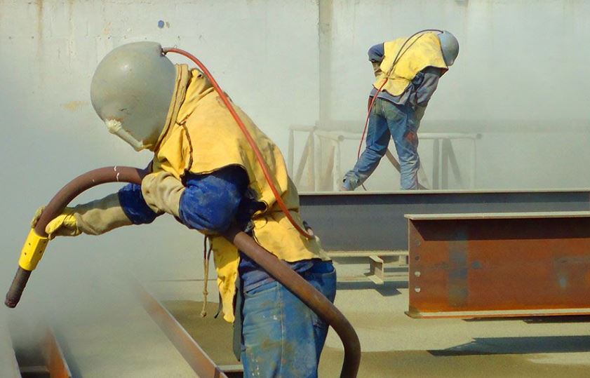 Các bộ phận của máy bắn cát tạo nhám là gì