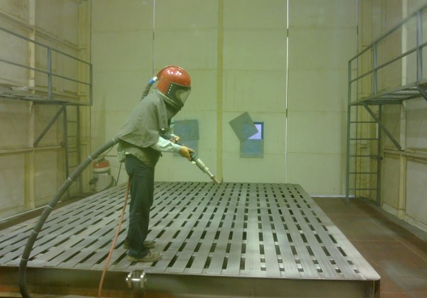 Các bước vận hành buồng phun cát dựa trên cấu tạo