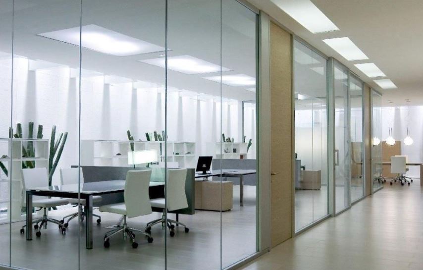 Kính mờ và vai trò trong nội thất hiện đại