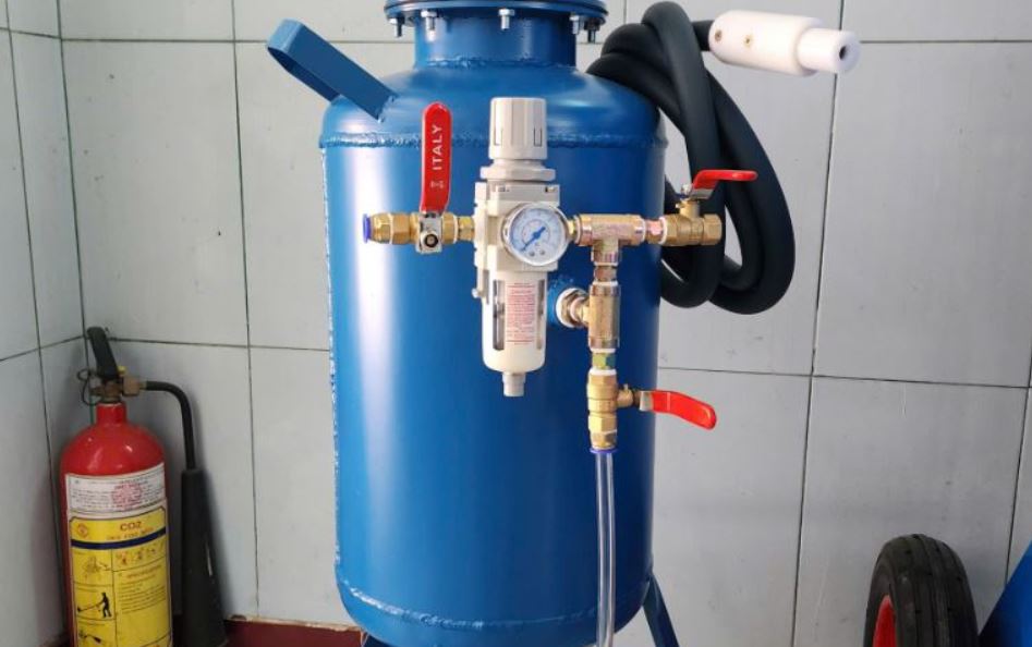 Bí kíp an toàn khi sử dụng cối bắn cát di động cho người mới