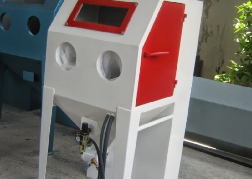 Đặc điểm kỹ thuật tủ phun cát mini bạn nên biết
