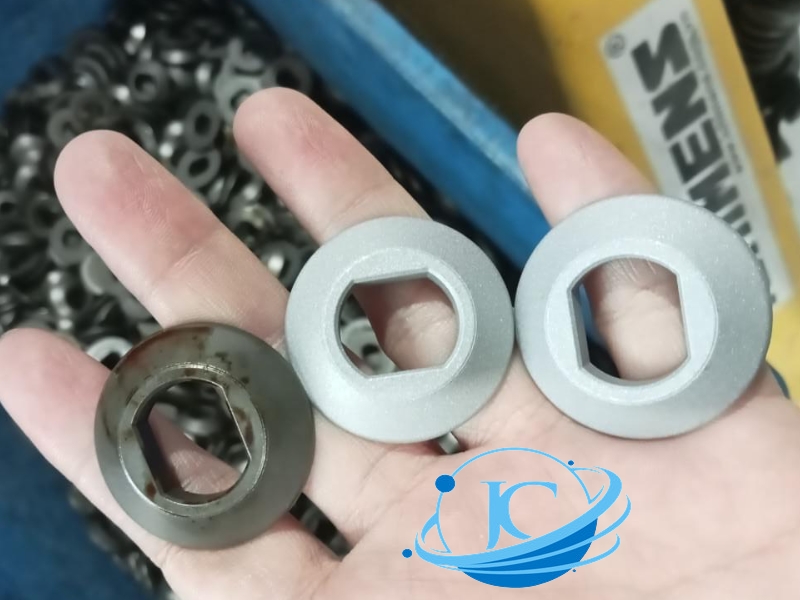 phun cát đánh bóng kim loại
