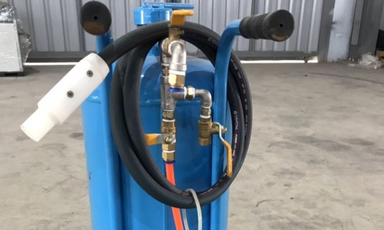 Khám phá máy phun cát nước làm sạch siêu tốc, không bụi bẩn