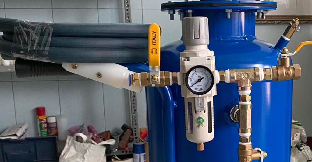 Tẩy rỉ sét trên thép bằng máy phun cát